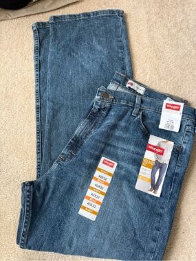 Wrangler Men’s Relaxed Fit Blue Jeans